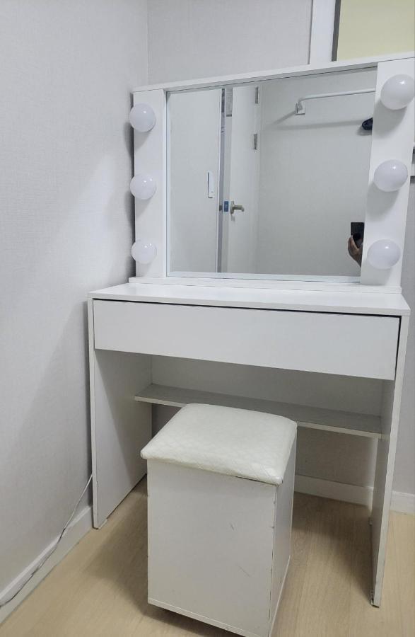 Newly Renovated 2 Bedroom Apartment #7 Szöul Kültér fotó