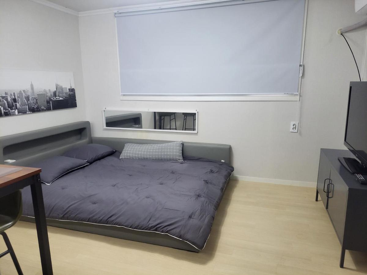 Newly Renovated 2 Bedroom Apartment #7 Szöul Kültér fotó