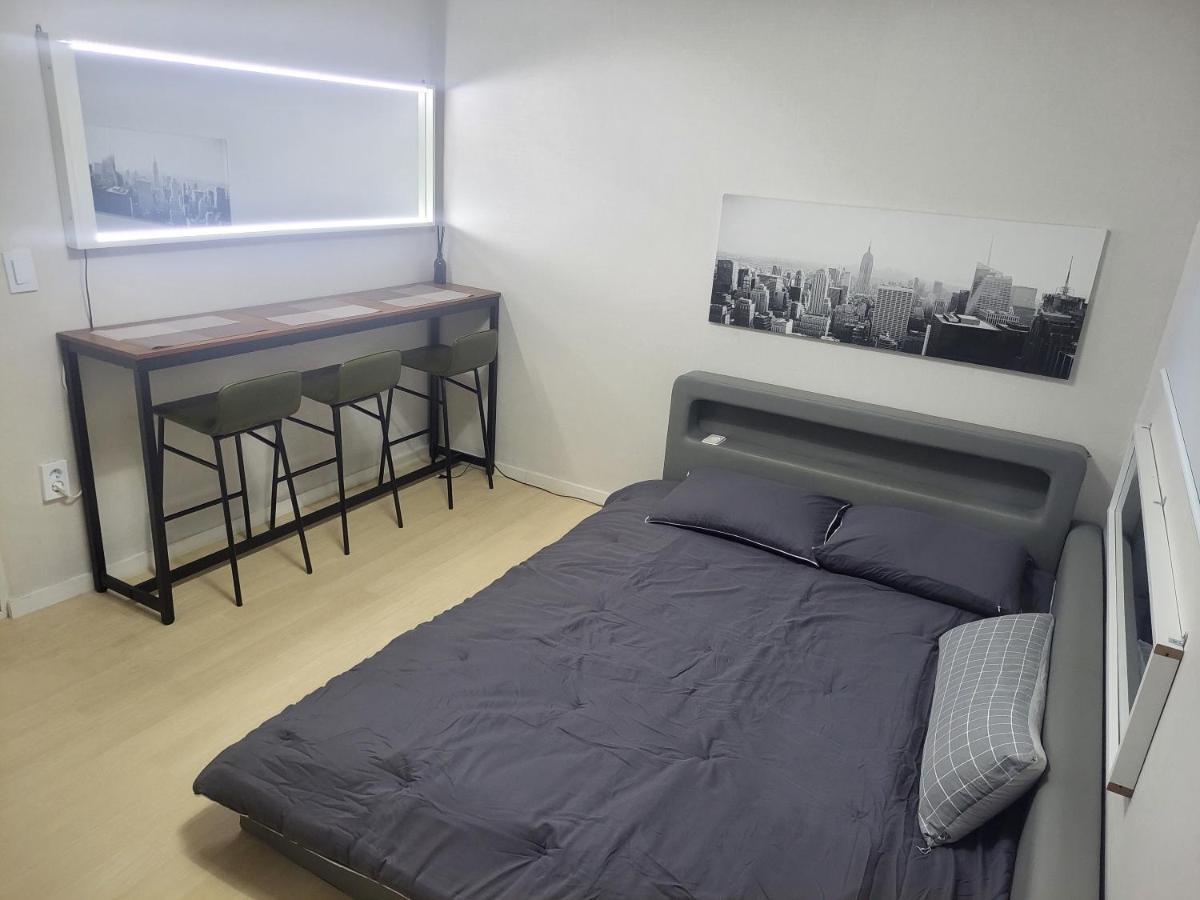 Newly Renovated 2 Bedroom Apartment #7 Szöul Kültér fotó