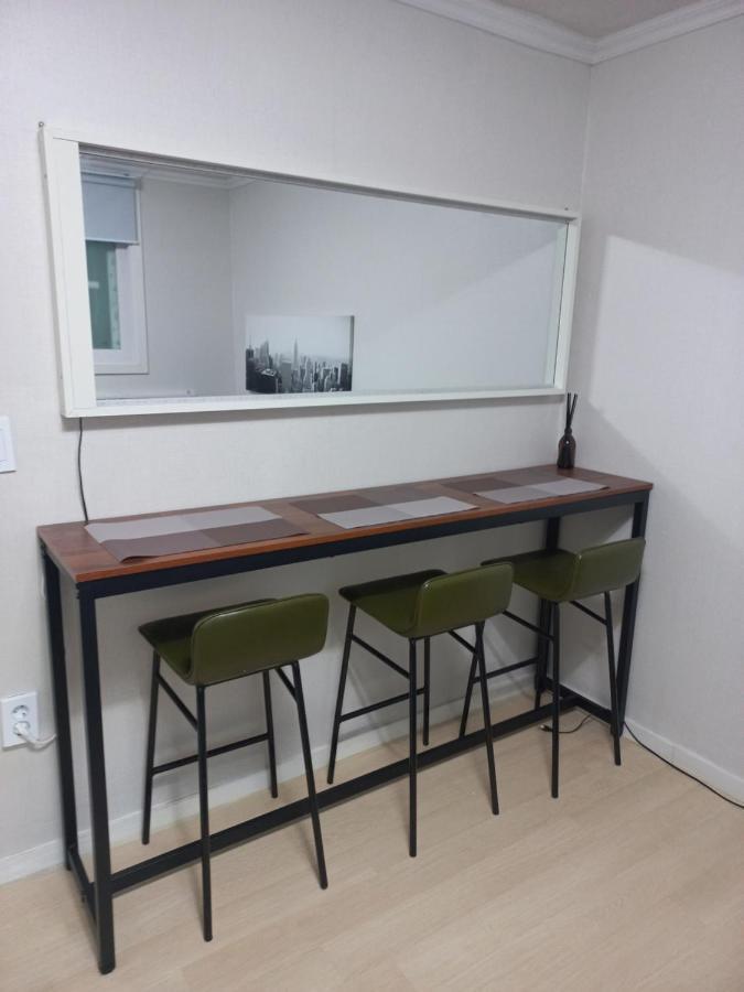 Newly Renovated 2 Bedroom Apartment #7 Szöul Kültér fotó
