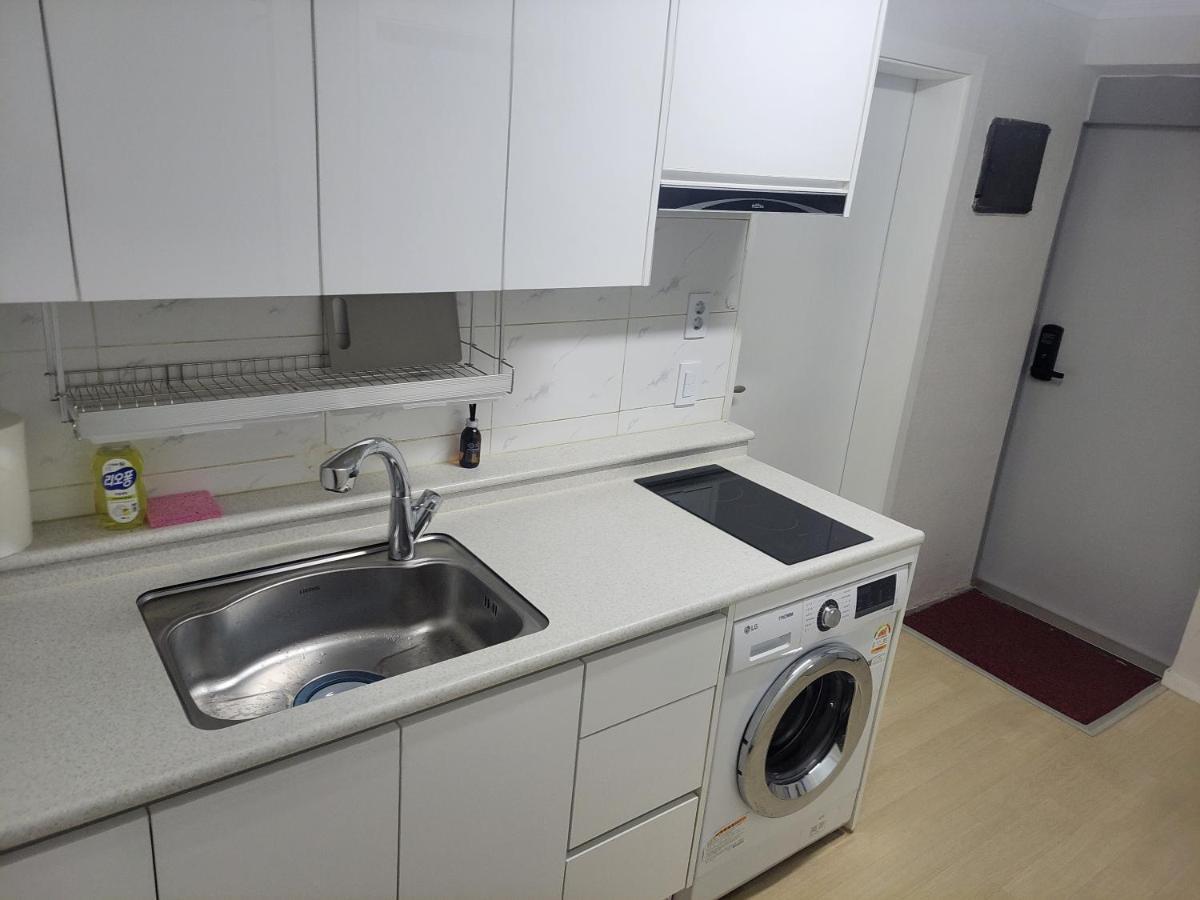 Newly Renovated 2 Bedroom Apartment #7 Szöul Kültér fotó