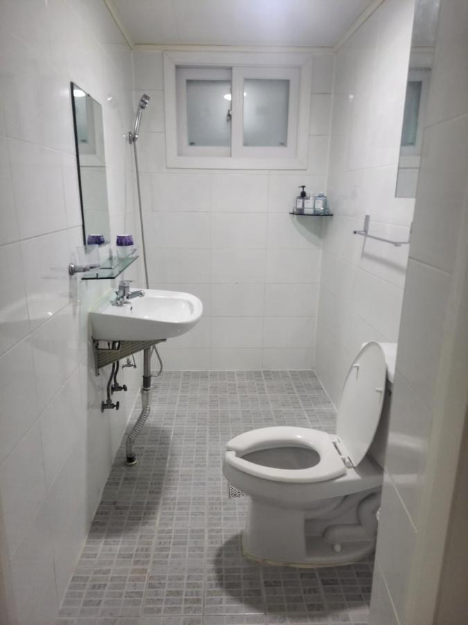 Newly Renovated 2 Bedroom Apartment #7 Szöul Kültér fotó